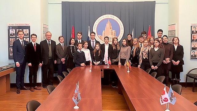 Швейцарские школьники с русскими корнями впервые стали «юными дипломатами» в России